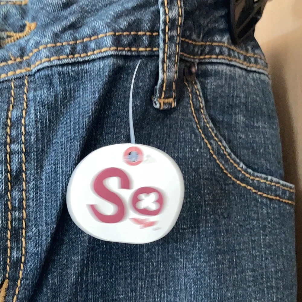 So skinny jean  with decorative stitching on back pockets size 15 - Picture 13 of 17